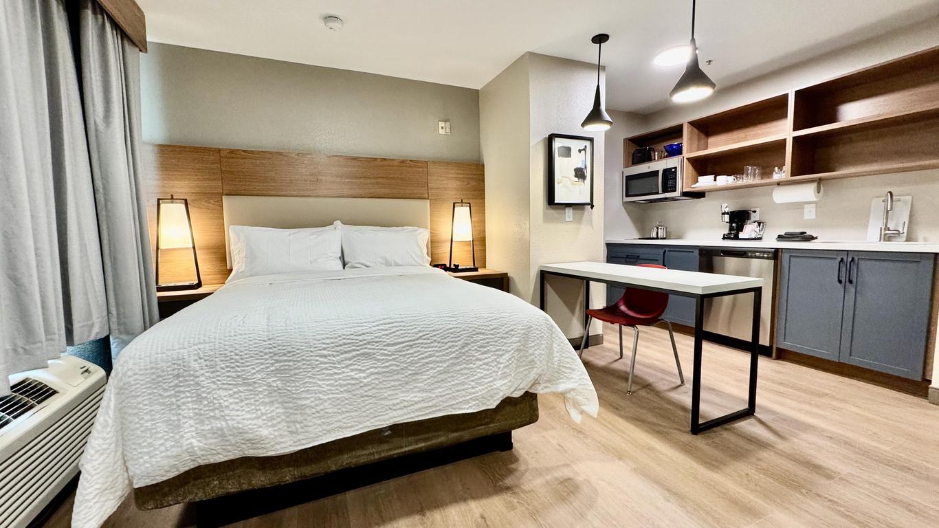 Candlewood Suites Jacksonville - Southpoint