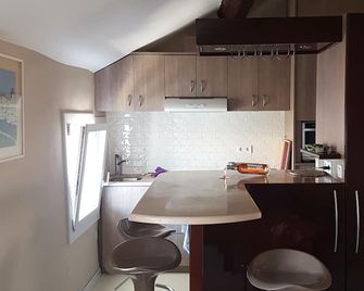 Location T1 de Charme la Cadière D'azur - La Cadière-d'Azur - Cocina