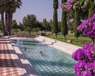 Gran Hotel Aqualange - Balneario de Alange - Alange - Басейн