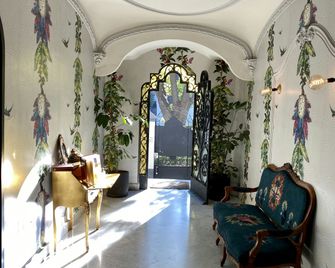 Pug Seal Polanco Allan Poe - Mexico-Stad - Lobby