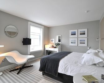 The Crown Hotel - Woodbridge - Bedroom