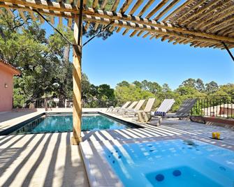 Hotel Residence U Paesolu - Sainte-Lucie-de-Porto-Vecchio - Piscine