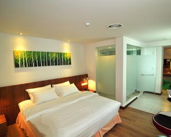 French Hotel - Ipoh - Bedroom