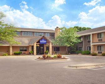 AmericInn by Wyndham Mankato Event Center - Mankato - Building