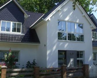 Country house on Lake Satow - Neu-Satow - Edificio