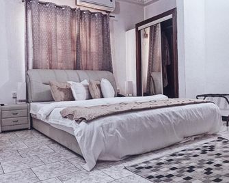 Hill View Hotel West Airport - Accra - Bedroom