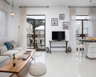 Modern 2br With Mamad By Holyguest - Tel Aviv - Sala de estar