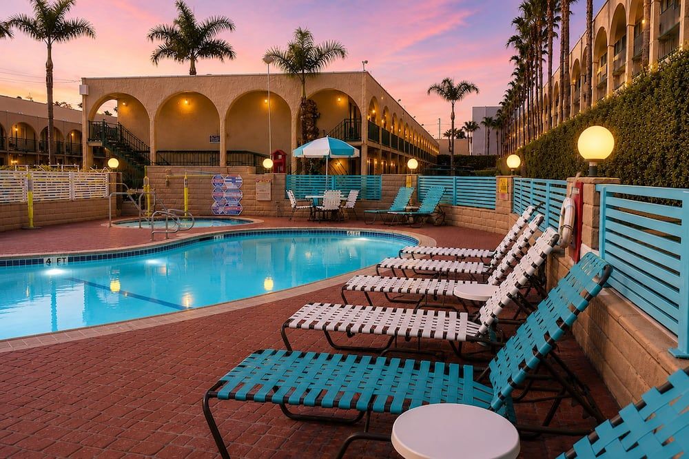 Kings Inn Anaheim at The Park & Convention Center - Anaheim - Svømmebasseng