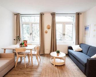 Hamburg - Cosy Apartment for 5 - Hamburg - Living room