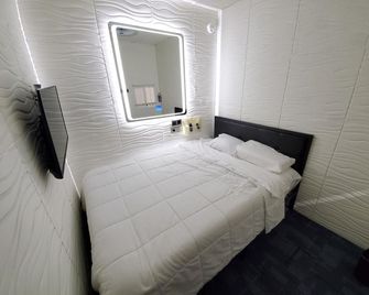 Hotel Bnb - Chicago - Schlafzimmer