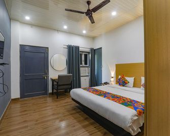 Fabhotel Super 3 Premium II - Kanpur - Schlafzimmer