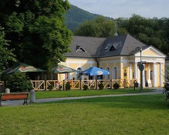 Lazne Evzenie - Klášterec nad Ohří - Edificio