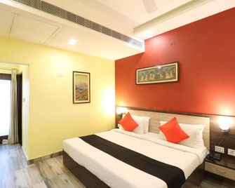 Hotel Gupta Inn - Varanasi - Camera da letto