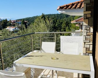 Elani Elaia Villas - Siviri - Balcón