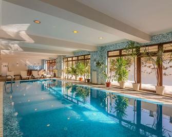 Rizzo Boutique Hotel - Poiana Brașov - Pool