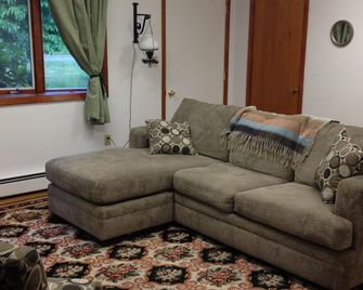 Crafter's Vacation Scrapbook Retreat House Hershey Lancaster Pennsylvania - Middletown - Huiskamer