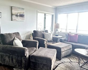Private Lake Bemidji Vacation Home - Bemidji - Sala de estar