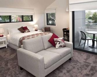 Trentham Lake Villas - Tree Tops - Trentham - Bedroom