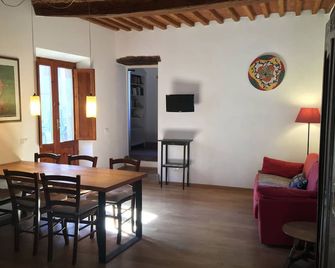Giglio Island, spacious and cozy apartment in the medieval village of Castello - Giglio Castello - Sala pranzo
