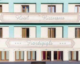 Hotel Fiordigigli - Assergi - Edificio