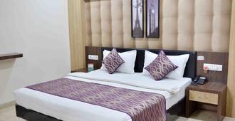 Prashant Hotel Indore - אינדור - חדר שינה
