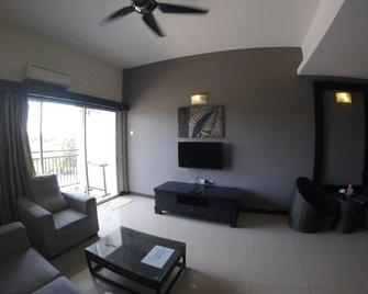 Homestay at Lagoon Park Resort - Malacka - Vardagsrum