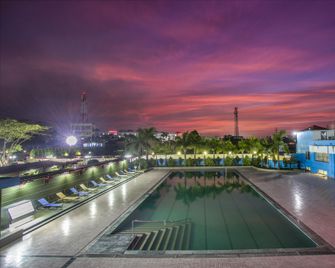 Hotel Naz Garden - Bogra - Pool