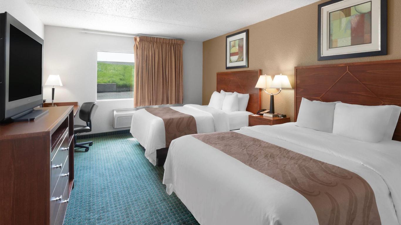 Baymont by Wyndham Jamestown Conference Center & Water Park