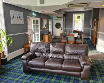 Black Isle Holiday Apartments - Fortrose - Living room