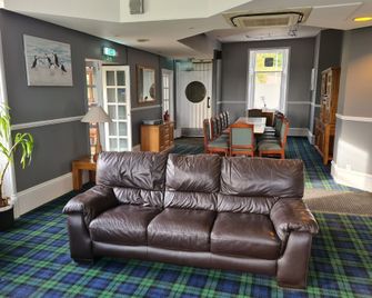 Black Isle Holiday Apartments - Fortrose - Lounge