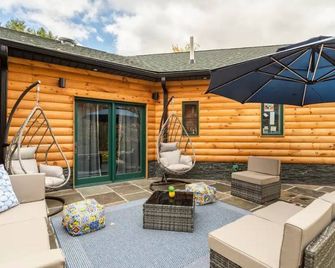 Luxury Custom Home With Hot Tub Minutes From Tannersville Town - Prattsville - Patio