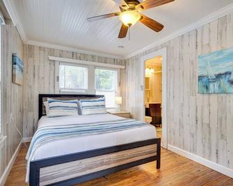Shared Pool and Backyard Small and Cozy Guest House - Fort Lauderdale - Kamar Tidur