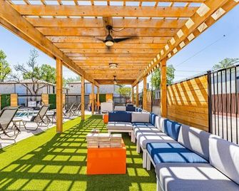 Central 1BR King Bed Suites, Close to Downtown & Domain - Austin - Patio