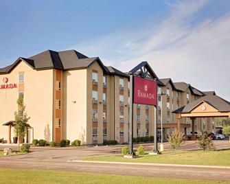 Ramada by Wyndham Cold Lake - Cold Lake - Building