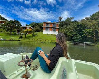 Burbi Lake Lodge Monteverde - Tilarán