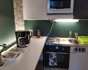 Stunning 2-Bed Apartment in Kotka Sauna Facility - Kotka - Keittiö