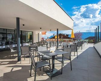 Pension Schlaneiderhof - Merano - Patio