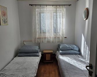 Tranquil 4-bedroom house with WiFi in charming Bydgoszcz - Bydgoszcz - Chambre