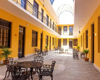 Hotel La Nacional By Kavia - Mérida - Patio