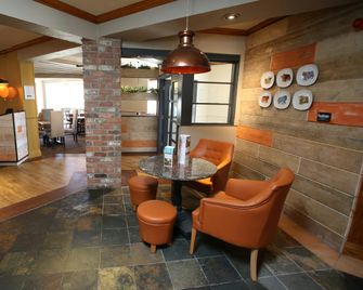 Premier Inn Newark - Newark-on-Trent - Lobby