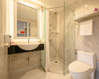 Tour De Phuket Hotel - Choeng Thale - Salle de bain