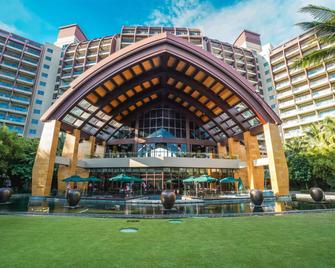 Pullman Oceanview Sanya Bay Resort & Spa - Sanya - Piscina