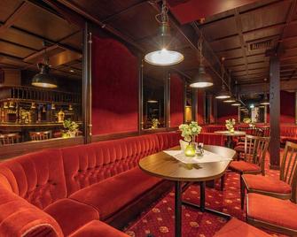 Free Parking and E-Bike Rentals for a Perfect Stay Near Het Loo Palace - Апелдорн - Бар