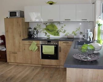 FeWo Landhof 'Tausendschön' - Holiday apartment Tausendschön - Apen - Cocina