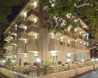 Hotel Muccioli - Misano Adriatico - Budynek