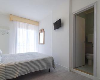 Hotel Janeiro - Caorle - Bedroom