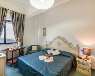Limbara Hotel - Tempio Pausania - Bedroom