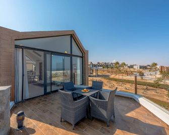 Vesta - Superior Villa (Ii) - 2br - Wadi Jebal - Makadi Bay - Balkón