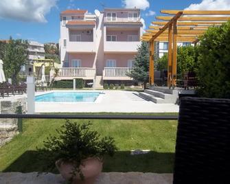 Beach Hotel Bozikovina - Podstrana - Pool