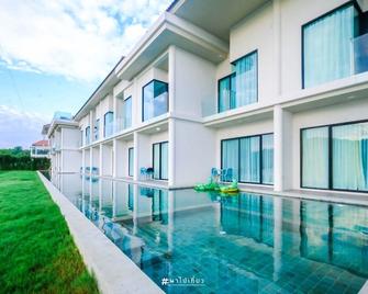 Viva Montane Hotel Pattaya - Sattahip - Building